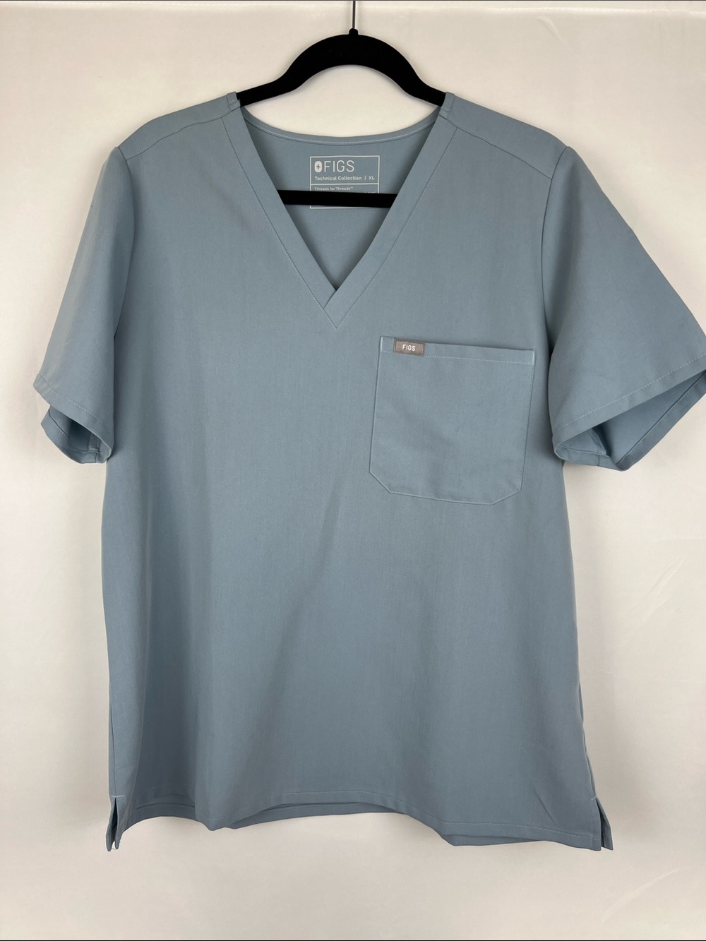 FIGS Women's V-Neck Scrub Top in Light Blue Size XL - Picture 2 of 9